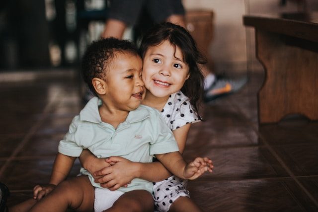 Ontdek het leukste speelgoed bij maxxshop: van houten kinderkeukens tot poppenhuizen